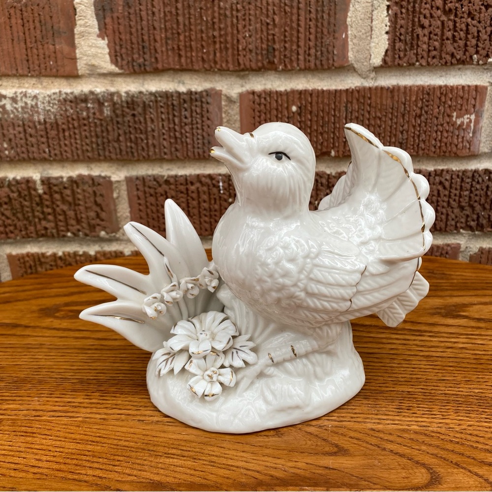 Vintage White Ceramic White Dove Figurine Gold Gilt Trim